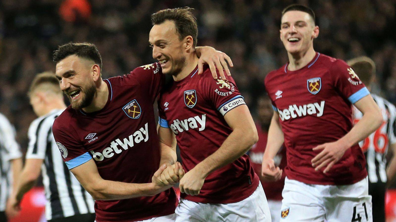 爱游戏体育-从赛前里昂备战欧联到风云突变西汉姆赛前防线松动，今晚华盛顿奇才调整名单以备德甲(西汉姆换帅消息今天最新)